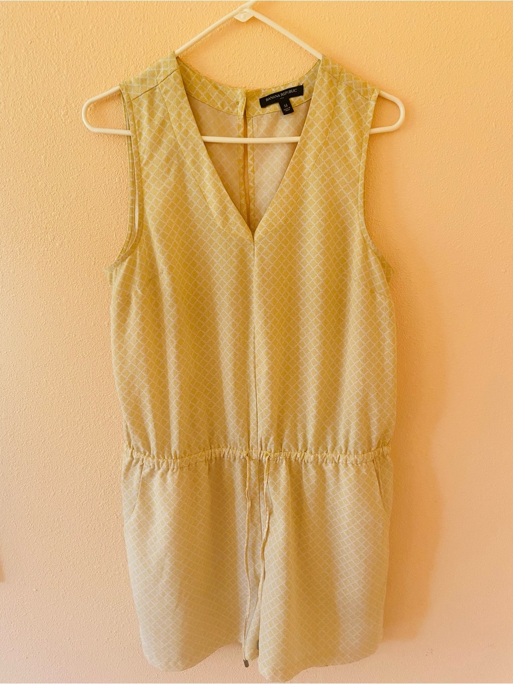 Women’s Banana Republic Yellow Shorts Romper, Pockets, Size Medium